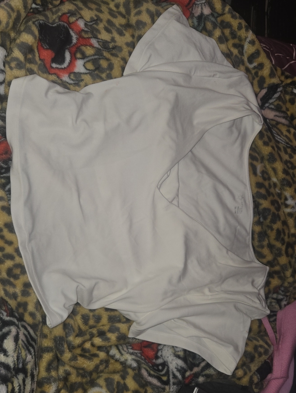 Women's White V-Neck Short Sleeve Top